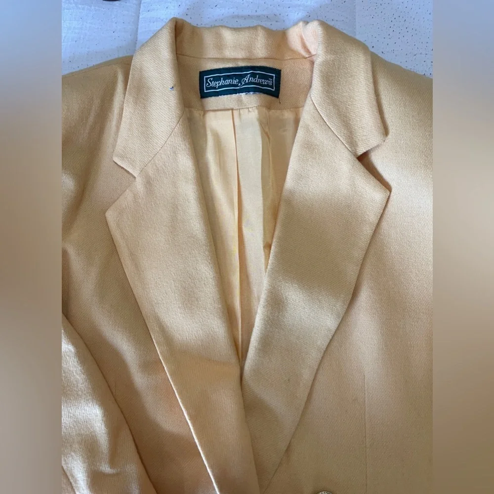 Vintage women butter‎ yellow Blazer size 10